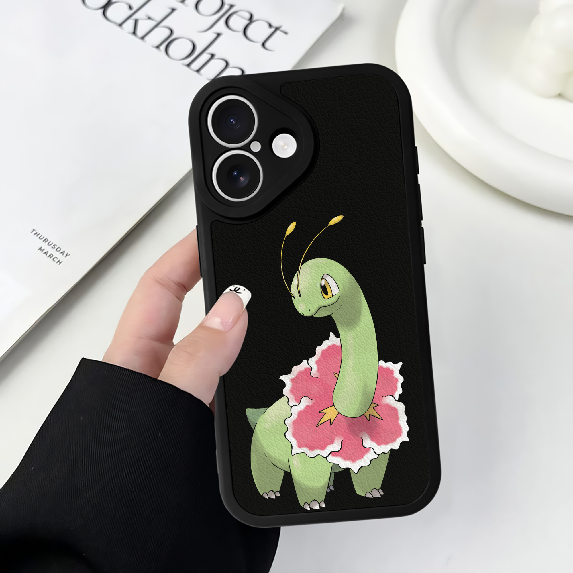 （画像用） ポケットモンスター Pokémon 【iPhone 16シリーズ対応】シリコンスマホケース（レザー調） 材質：シリコン